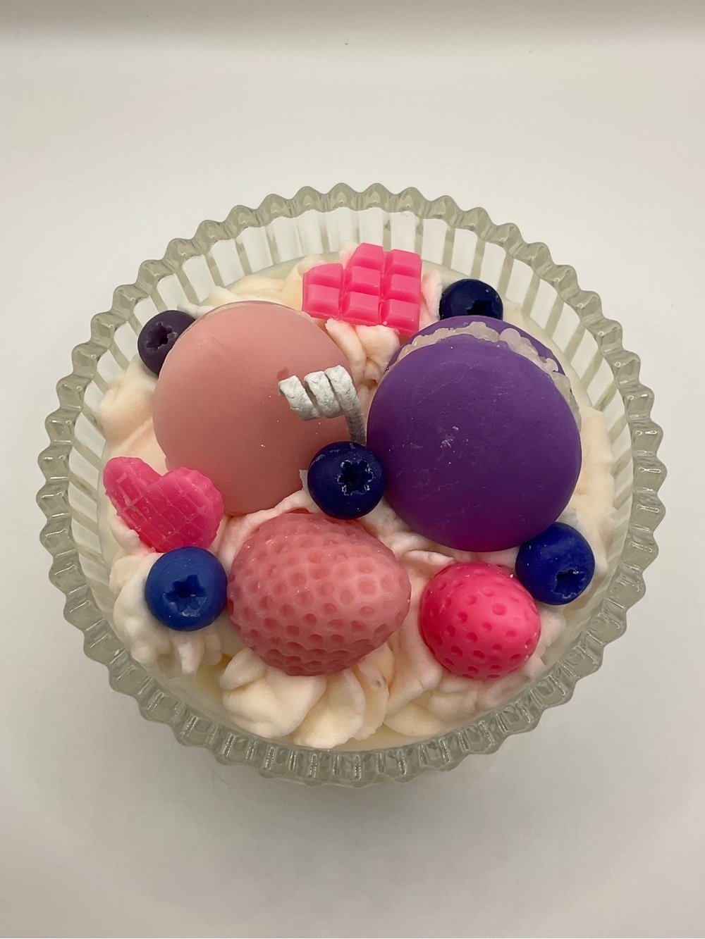 🕯️🍓Strawberry Açaí Dessert Style Candle - Picture 2 of 3
